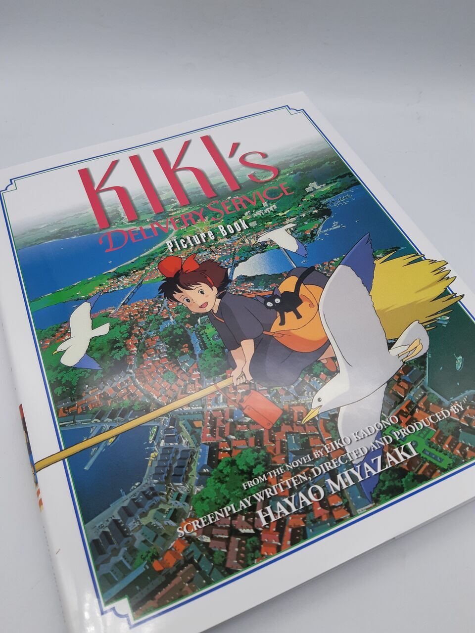 Q561 Kikis delivery service picture book