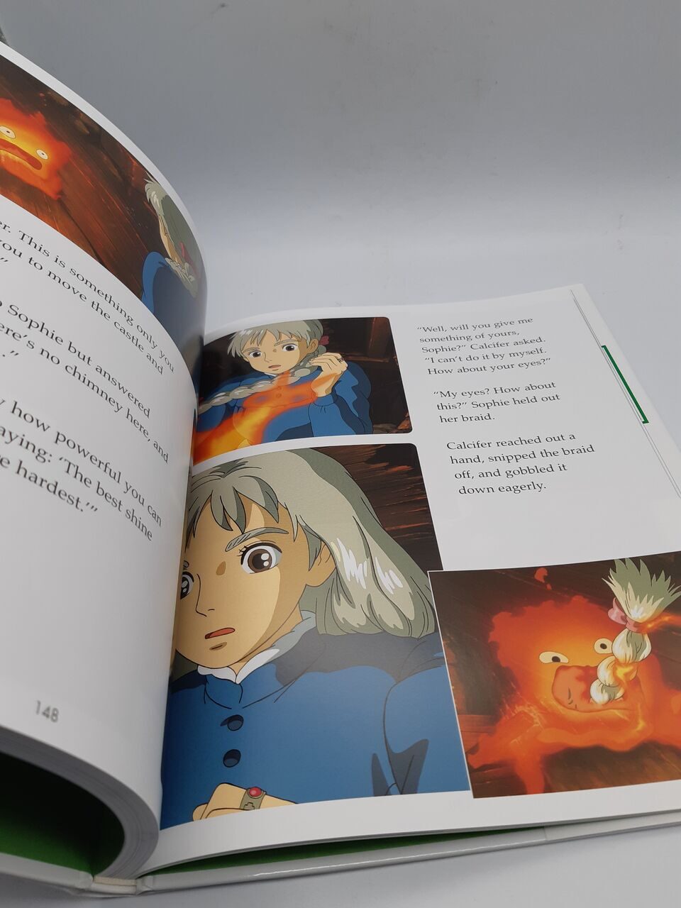 Q559 Howls Moving Castle Picture Book